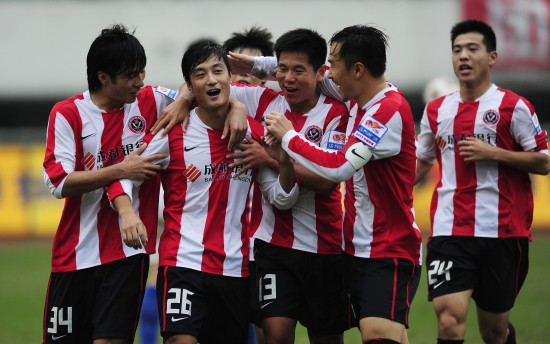 曼联希望对竞争对手进行双重打击阿莫林对红魔球星兴趣却无能为力（曼联谋双重打击竞争对手，阿莫林心仪红魔球星却无可奈何）