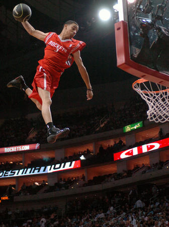 世体：欧足联检查员全面审查诺坎普，确认其可以举办欧冠比赛（世体：欧足联督察完成对诺坎普的全面评估，认定其可承办欧冠赛事）