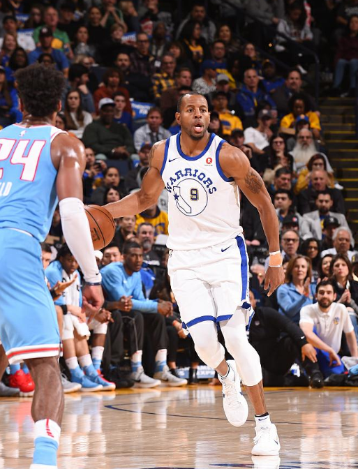 足球世界杯官方球票再次被抢空，黄牛疯狂加价（足球世界杯官方门票再度售罄，黄牛哄抬票价）