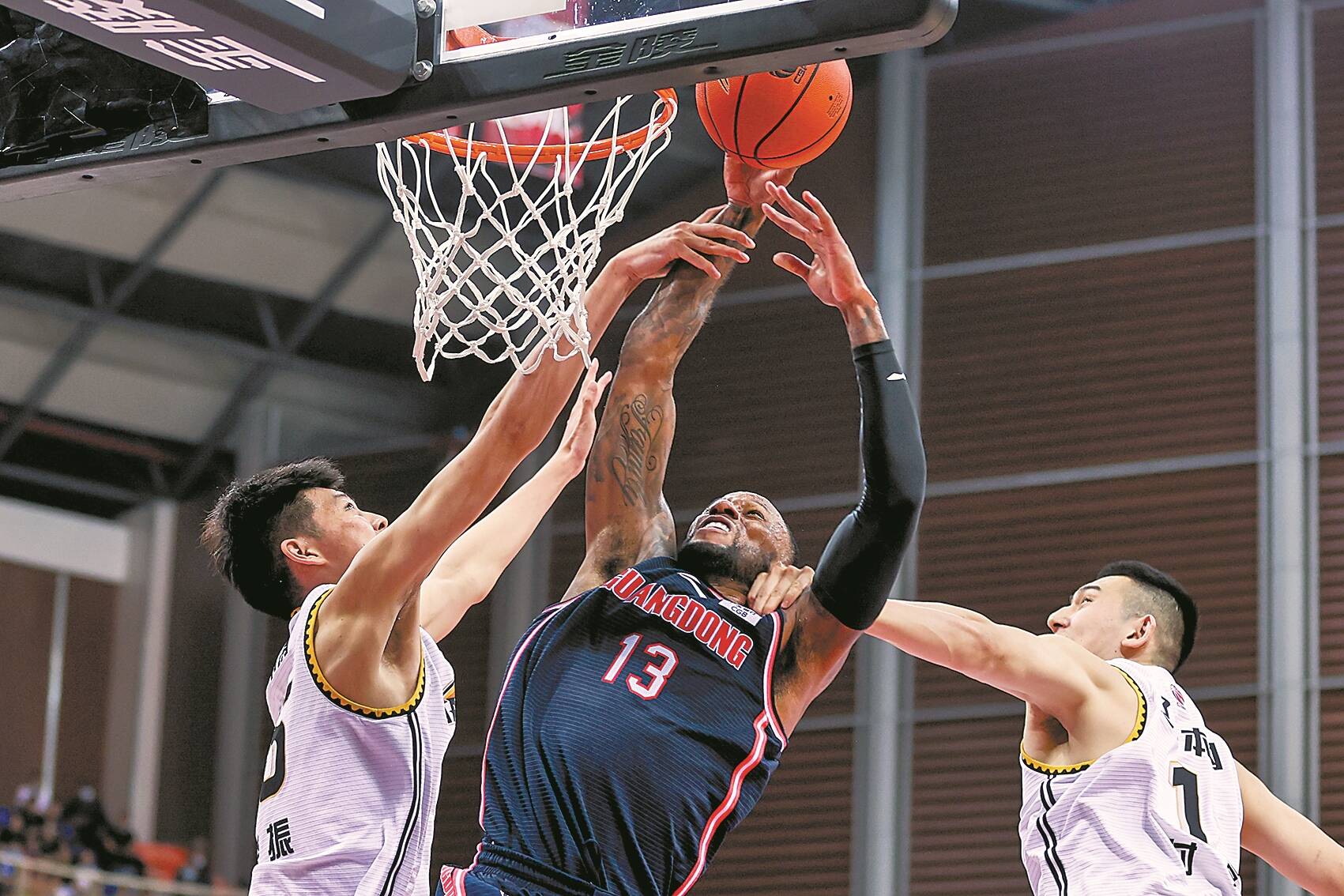 球队出现18次失误！弗拉格：对手打乱了我们的节奏（18次失误成致命伤，弗拉格坦言：对手扰乱了我们的节奏）