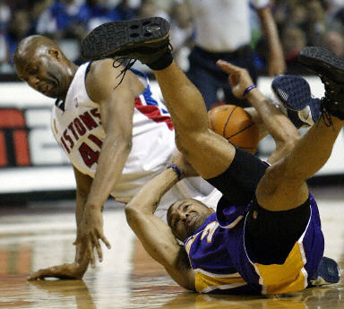 魔术晋级NBA杯四强，贝恩37分调侃用奖金“补”罚款（魔术挺进NBA杯四强，贝恩轰37分笑称奖金能“抵”罚款）