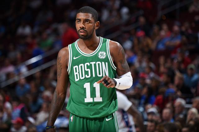 唐斯：回到熟悉的城市却回不去熟悉的地方 这感觉仍刺痛我（唐斯：重返熟悉的城市却难回旧地，这份痛感仍刺痛我）