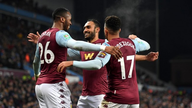 太尴尬！梁靖崑被观众“表白”，一脸严肃，孙颖莎偷笑，队友都懵了（尴尬瞬间！观众当众向梁靖崑示爱，他神情严肃，孙颖莎偷笑，队友全懵）