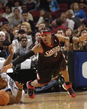 湖人新阵容磨合效果如何？（湖人新阵容磨合成效几何？）