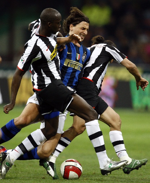 斯洛特亲自叫停！米兰冬窗求购利物浦万金油戈麦斯遇阻（斯洛特出面叫停，米兰冬窗引进利物浦多面手戈麦斯受阻）