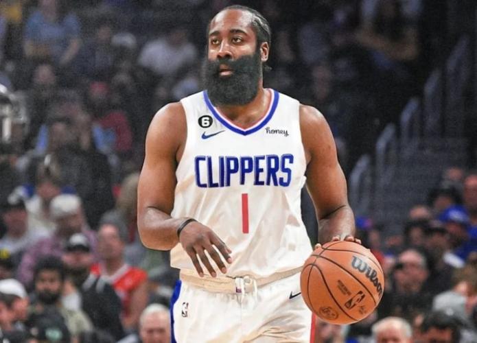 拉菲尼亚：我上场就会尽力做到最好，正通过训练找回最佳状态（拉菲尼亚：每次登场都全力以赴，正借训练找回巅峰状态）