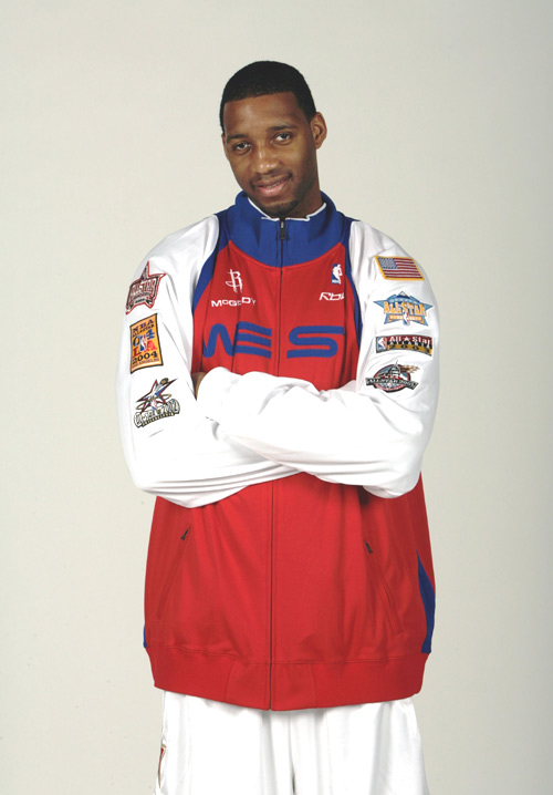 挑事？每日邮报称安东尼比赛中头槌犯规，逃过一张红牌（每日邮报：安东尼疑似头槌犯规，裁判未出红牌）