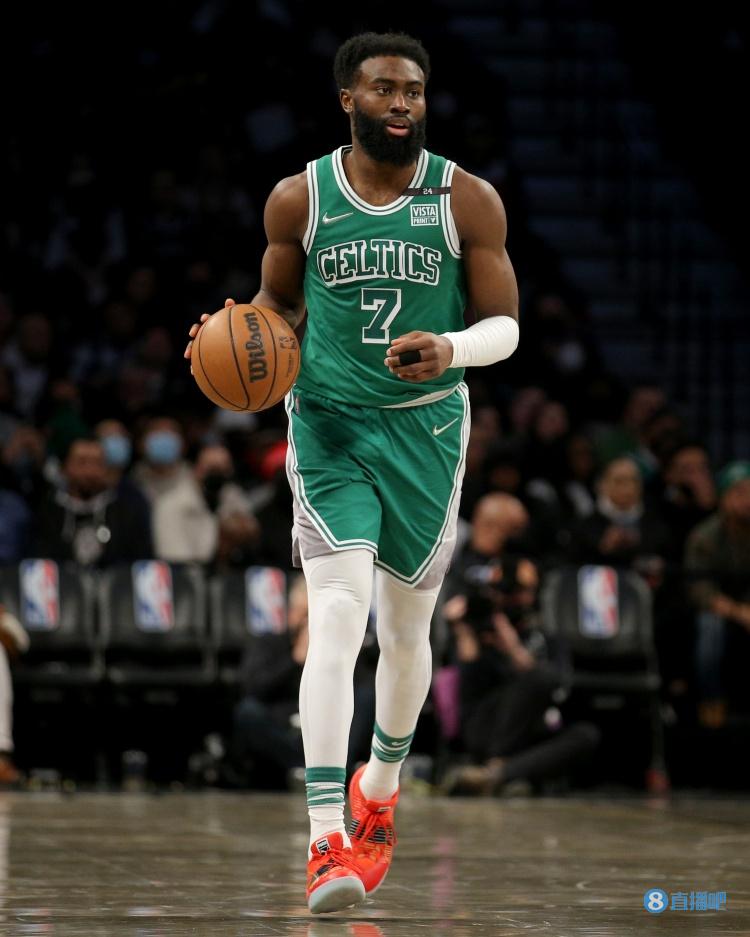 英超：阿森纳客场3-1击败诺维尔（英超战报：阿森纳客场3-1力克诺维尔）