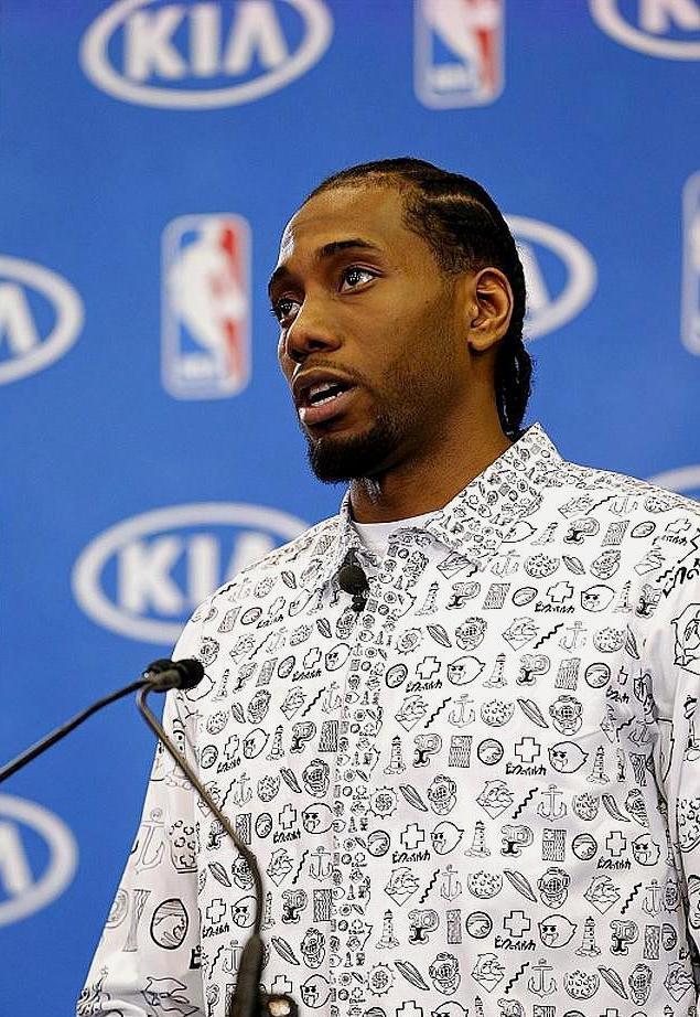 国王杯十六强抽签悬念重重！巴萨皇马将与草根球队上演圣诞大战（国王杯16强抽签悬念丛生：巴萨皇马圣诞迎战草根球队）