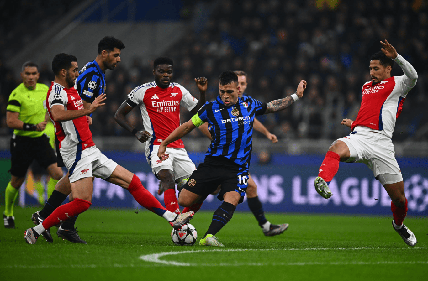 3场不败！布基纳法索对阵赤道几内亚1胜2平，且均未失球（布基纳法索对赤道几内亚三战不败：1胜2平，场场零封）