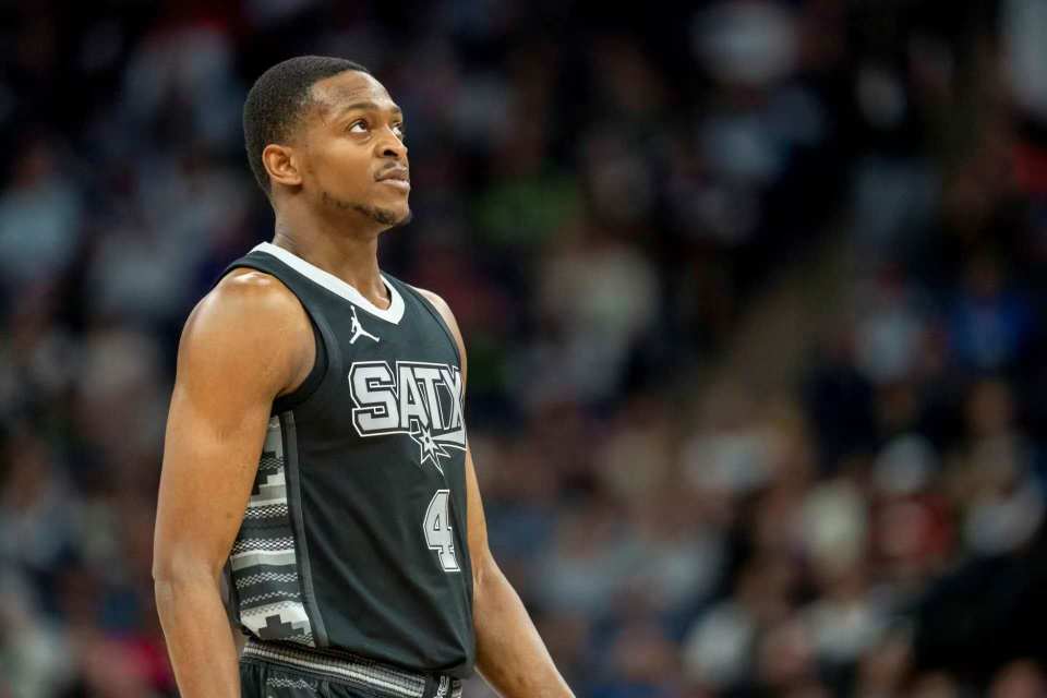 德媒：法兰克福对阵巴萨前召开会议，担心球队会遭遇惨案（德媒：法兰克福战巴萨赛前紧急会议，忧球队或遭惨败）