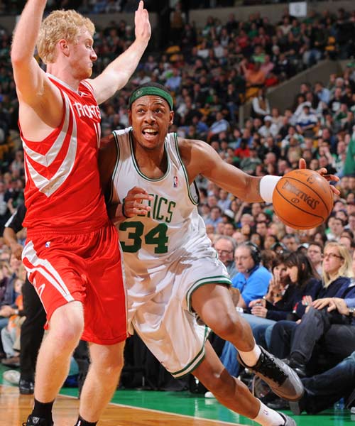 首节就打崩！杜兰特谢泼德连中三分 火箭轰出12-3领先湖人到两位数（开局即溃败！杜兰特与谢泼德连飙三分，火箭打出12-3高潮将湖人分差拉至两位数）