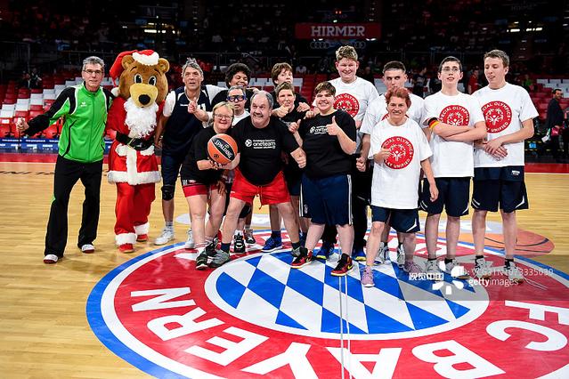 意媒：曼联只想纯租借梅努，球员本人愿意以此方式前往意甲（意媒：曼联仅愿外租梅努，球员同意以租形式赴意甲）