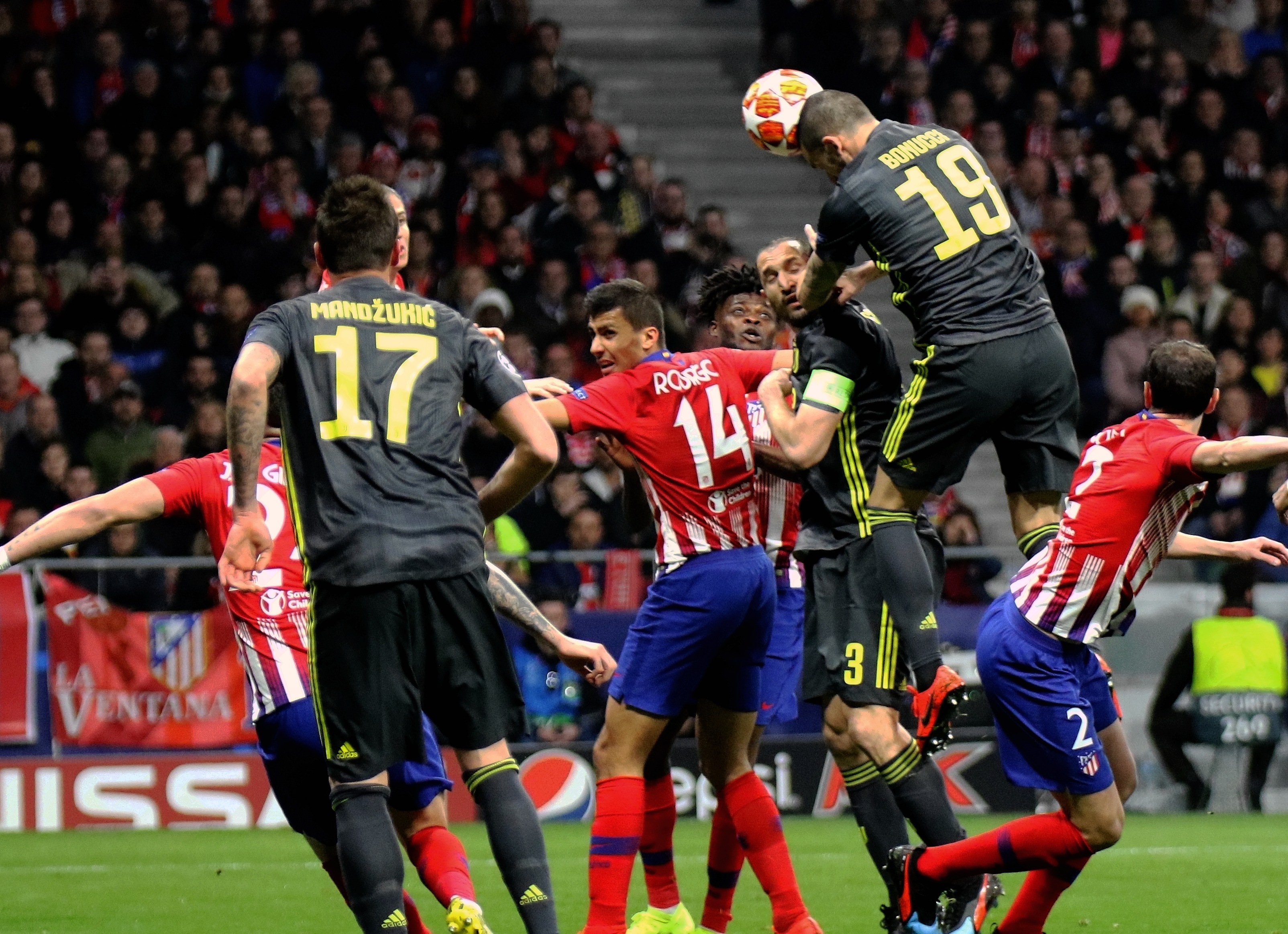 记者：弗里克或不会执教太久；亚马尔会希望看到每年都更好的巴萨（记者称弗里克或难久任；亚马尔盼巴萨年年进步）