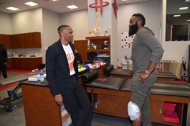 致敬球队传奇，多特官方商城为球迷免费印11号罗伊斯（多特蒙德官方商城免费印制罗伊斯11号 致敬球队传奇）