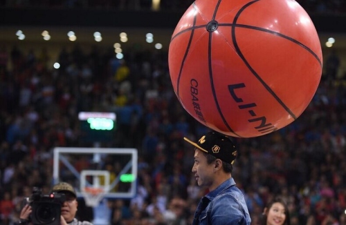 本世纪德甲戴帽数前10：莱万384场16次第1，凯恩76场10次第3（德甲本世纪帽子戏法前十：莱万384场16次居首，凯恩76场10次第三）