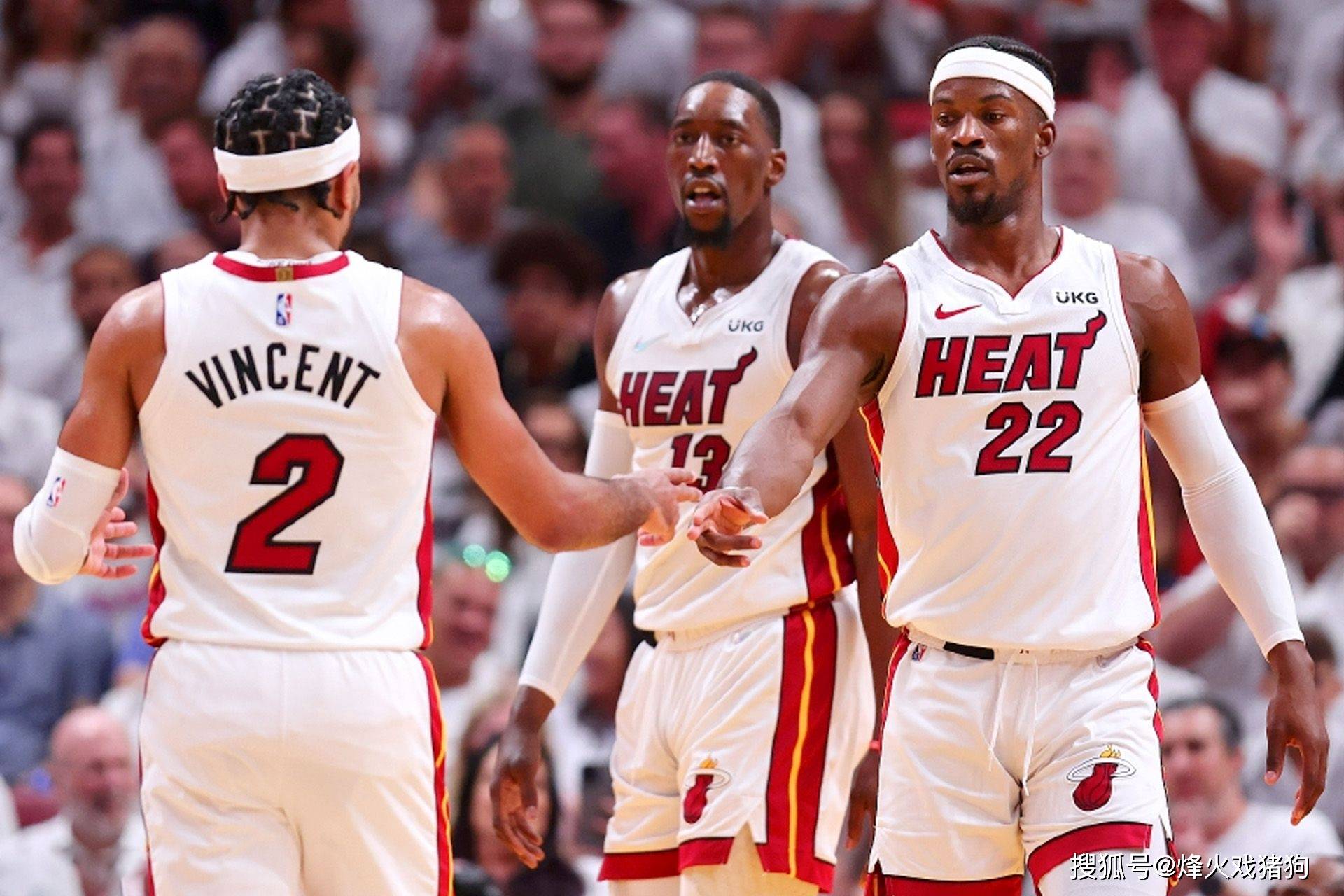 欧文突破防守造成杀伤球成功（欧文强突破防制造杀伤，进攻得手）